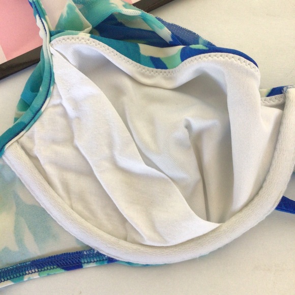 VICTORIAS SECRET WATERCOLOR BIKINI TOP SIZE 34C - Picture 9 of 11